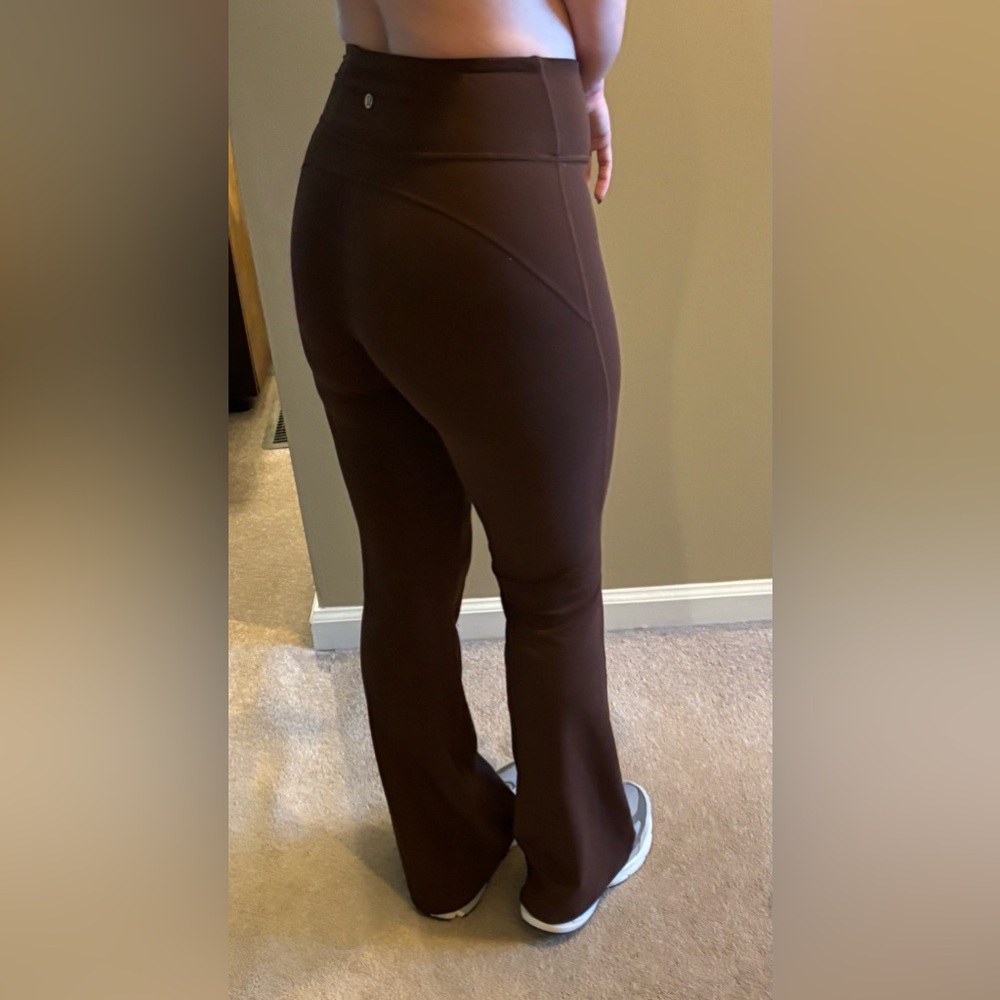 Lululemon Groove High-Rise Flared Pant in Lava Cake Size 6 - Picture 7 of 9